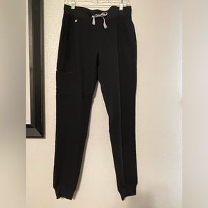 Black Figs jogger scrub pants.